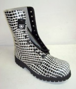 10 eye boot blk-wht croco leather