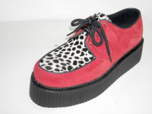 Double d-ring creeper shoe red suede/leopard apron